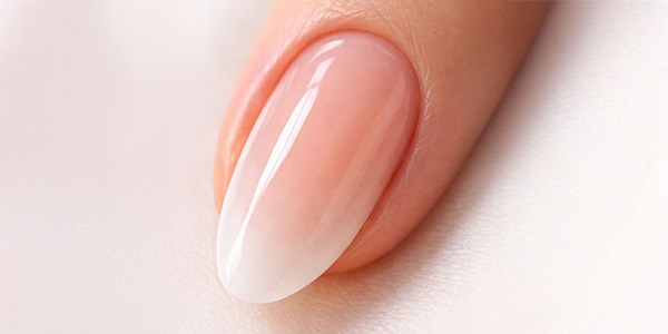 Bombatura in gel: come creare l’apice perfetto con gel costruttore cover (refill e ricostruzione)