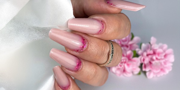 Acrygel vs Gel tradizionale: quale scegliere per la tua ricostruzione? (e in quali casi è più utile la polvere acrilica)