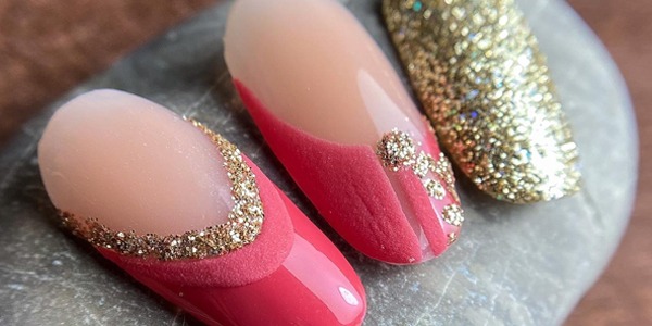 Colla per Unghie Benail: Come Utilizzarla al Meglio per Nail Art, Adesivi, Tip e Decorazioni