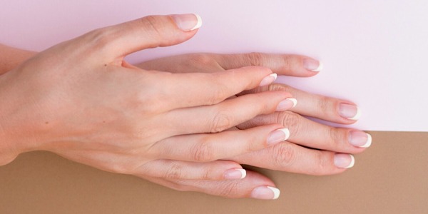 French Manicure Semipermanente: La Guida Completa