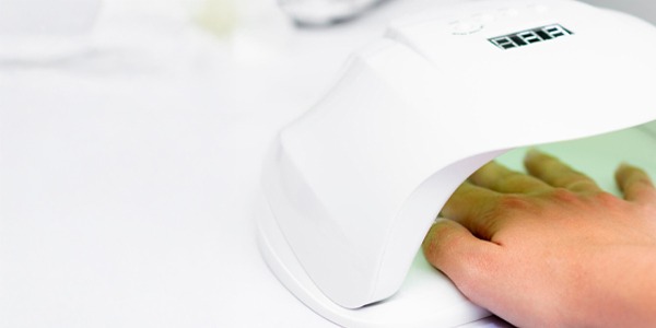 Lampada UV vs LED per Unghie: Quale Scegliere?