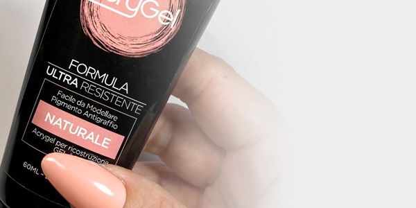 Come applicare l'acrygel: guida completa per onicotecniche